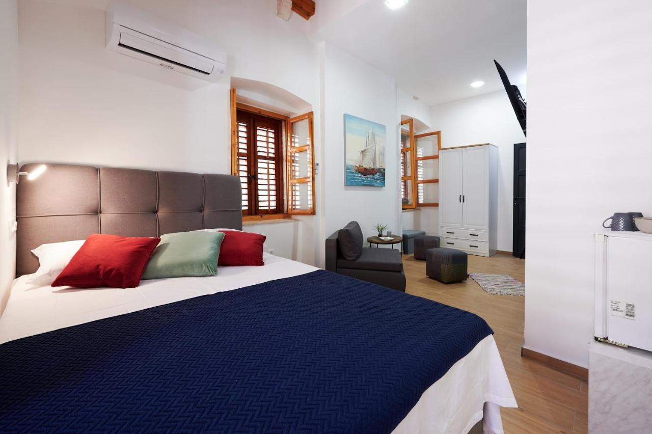 Tomy - Katy Bed & Breakfast Trogir Exterior photo